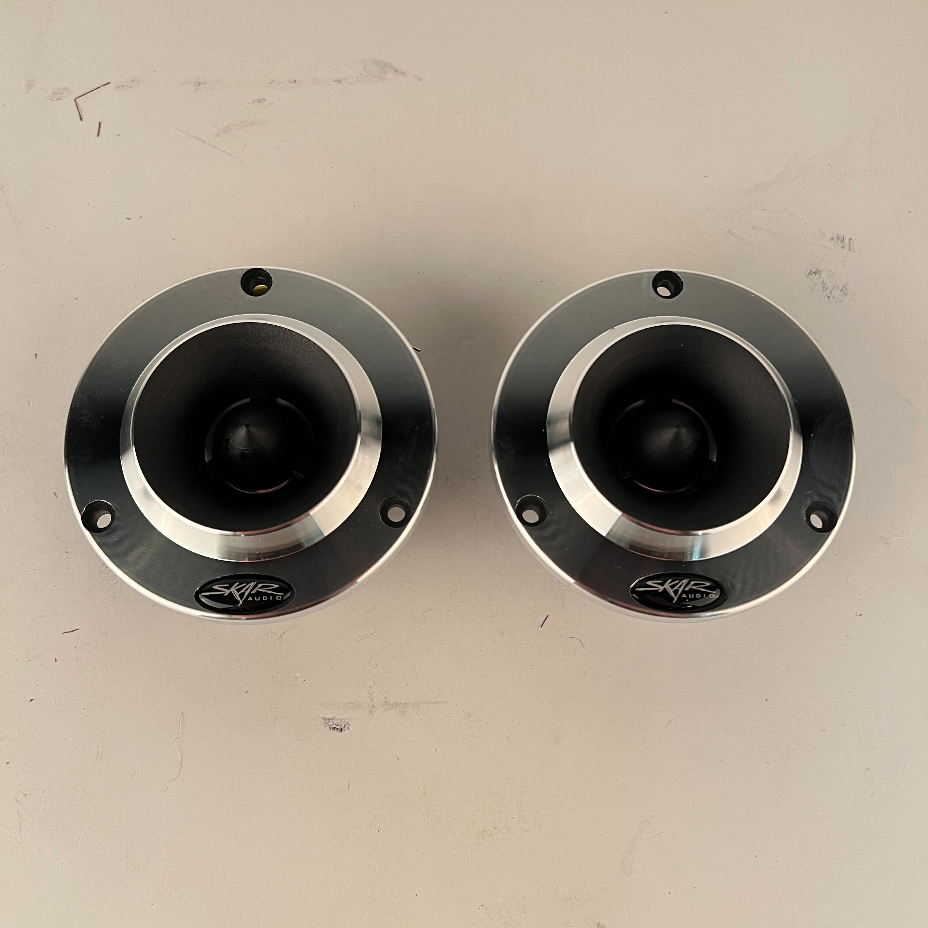 USED SKAR AUDIO VX200-ST 1.8-INCH 400 WATT ALUMINUM BULLET SUPER